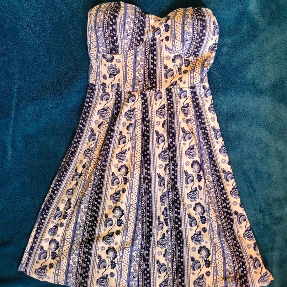Strapless Derek Heart dress